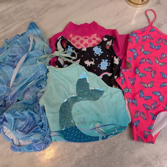 Girls Bundle of Swimsuits (5 suits and 1 top) - Picture 1 of 8